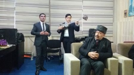 2018-ci il ən düşərli, yadda qalan illərdən biri olsun-redaksiyada bayram tədbiri keçirilmişdir-FOTOLAR 2018-ci il ən düşərli, yadda qalan illərdən biri olsun-redaksiyada bayram tədbiri keçirilmişdir-FOTOLAR