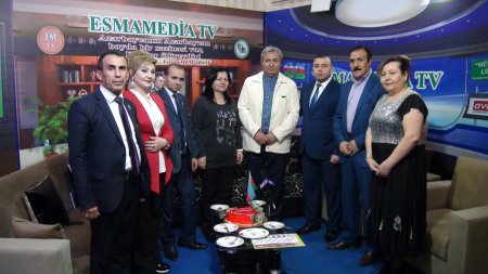Tanınmış şairə Gulşad Nurani "Esmamedia TV"-nin yeni ofisində ad gününü qeyd etmişdir-FOTOLAR