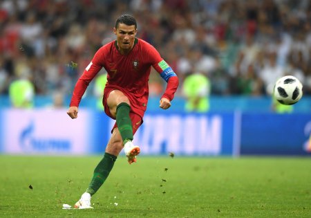 Portuqaliya xallarını, Ronaldo qollarını 4-ə çatdırıb (YENİLƏNİB)
