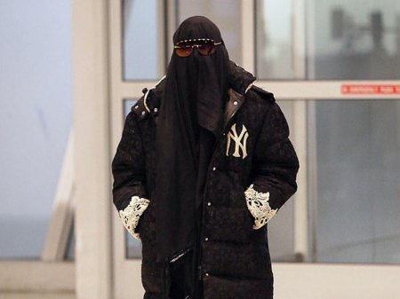 Madonna hava limanına niqabda gəldi - FOTO