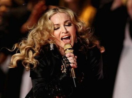Fələstinlilər Madonnanı "Avroviziya" müsabiqəsini baykot etməyə çağırdılar