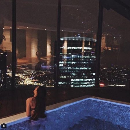 BÖHRAN VAXTINDA MİLYONÇU UŞAQLARININ SEKSİ HƏYATI