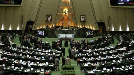 Azərbaycanlılar qalib gəldi: İran parlamentində “TÜRK MÖHÜRÜ”