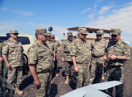 Azərbaycan ordusu döyüş atışlı təlimlərə başladı – FOTOLAR