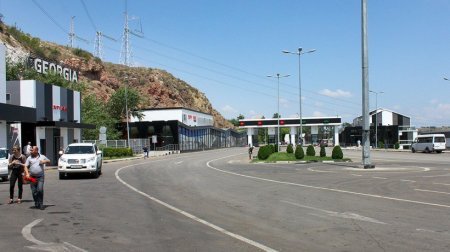 Azərbaycan sürücülərinə Gürcüstan gömrükçüləri ZÜLM EDİR - DÖVLƏT GÖMRÜK KOMİTƏSİ SUSUR