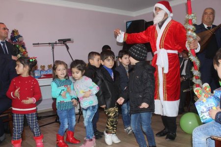 “Sədərək” şadlıq evində Sədərək rayonunun ictimai həyatında və yaradıcılıq sahəsində fərqlənən istedadlı gənclərin mükafatlandırılması mərasimi keçirilmişdir-FOTOLAR