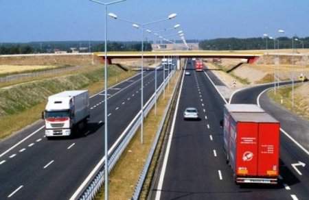 Azərbaycanda İran vətəndaşının idarə etdiyi yük avtomobili qəza törədib, xəsarət alan var