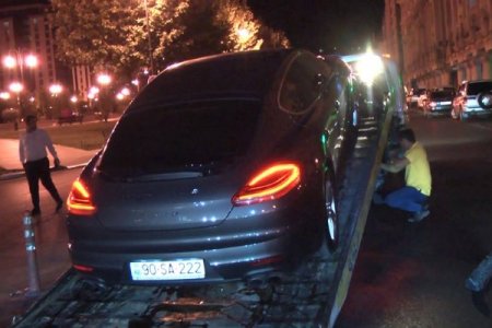 Bakıda QƏZA: "Porsche" "London Taxi" ilə toqquşdu - VİDEO/FOTO