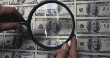 Dollar verib manat alacaqdı ki, əlləri qandallandı
