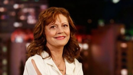 Prezidentə qarşı çıxan aktrisa həbs edildi - FOTO/VİDEO