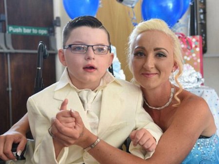 7 yaşlı xəstə oğluna ərə getdi  - FOTOLARI