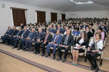 Yazıçılar Birliyinin üzvləri Naxçıvan Müəllimlər İnstitutunun tələbələri ilə görüşüblər