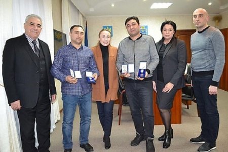 Bir ailəni ölümdən xilas edən azərbaycanlı qardaşlara mükafat verildi