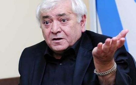 “Kitab mağazalarınin yerində ət dükanları açılıb” – Aqil Abbasdan etiraz