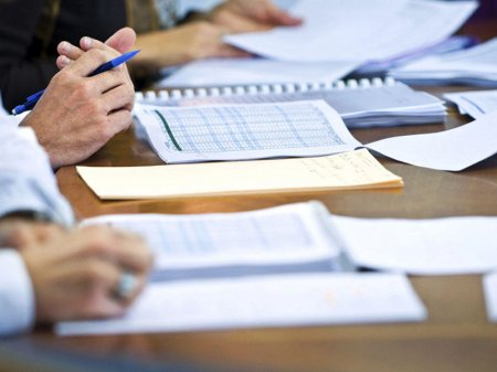 Vətəndaşları narahat edən problemlərin həllinə laqeyd yanaşan 860 vəzifəli şəxsə töhmət verilib