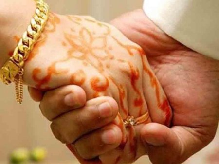 Toyda gəlin büdrədi, bəy söydü, boşandılar