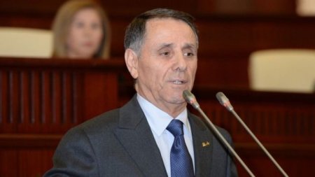 Baş nazirdən şadlıq evləri, marketlərlə bağlı qərar