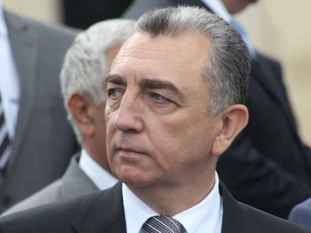 Eldar Əzizov töhmət verdiyi baş direktoru işdən çıxartdı