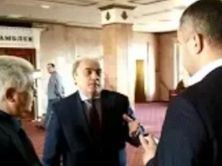 Qızını erməniyə ərə verən Ağadadaş dünənki görüşdən qovuldu