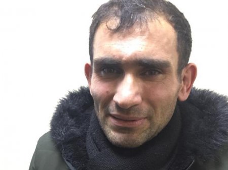 Metroda balaca qıza zor tətbiq edib telefonunu alıb qaçdı