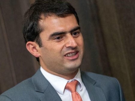 Ermənistanın naziri tualetdən canlı yayıma çıxdı