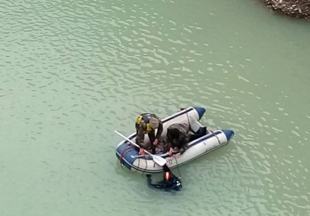 Qubada çaya aşan ekskavatorun sürücüsünün cəsədi aşkarlanıb