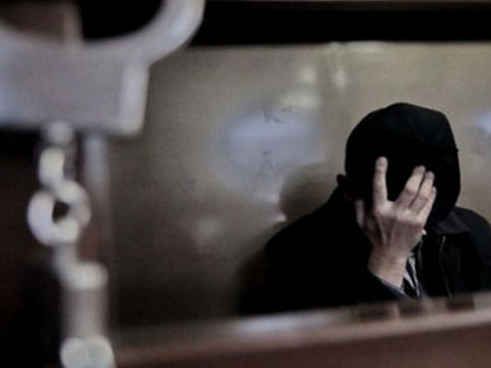 Bakıda dəhşət - Ata öz məktəbli qızına tamah saldı və...