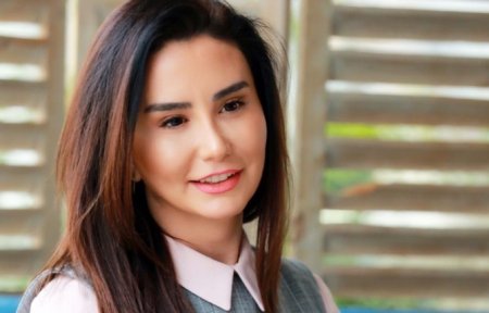 MƏHŞUR aparıcı ideal bədənini göstərdi - FOTO