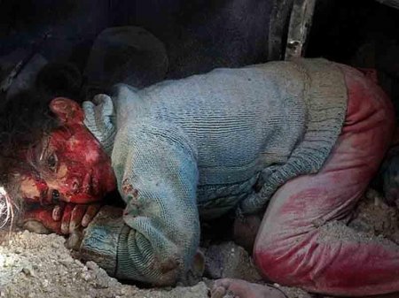 Uşaqların böyüklər kimi öldürüldüyü ölkə - FOTO