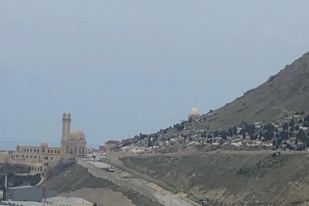 Bibiheybət yolu yenidən çökdü - köhnə yolda tıxaclar əmələ gəlir