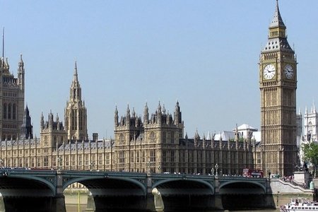 Brexit təxirə salınıb