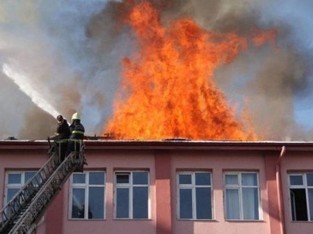Samuxda məktəb yanır: Xəsarət alanlar var