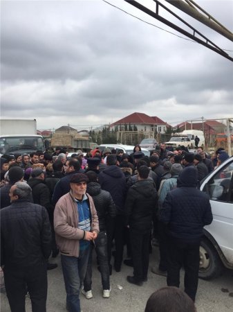 Ramana sakinləri aksiya keçirdilər: tələb kanalizasiya sistemidir - FOTOLAR