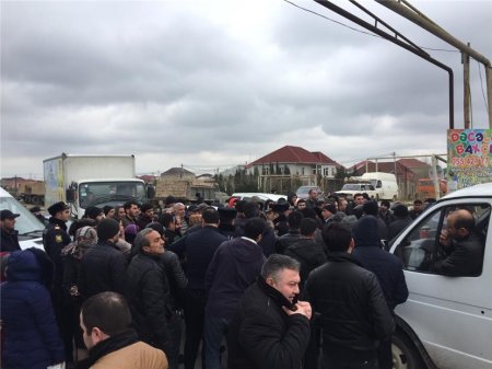 Ramana sakinləri aksiya keçirdilər: tələb kanalizasiya sistemidir - FOTOLAR