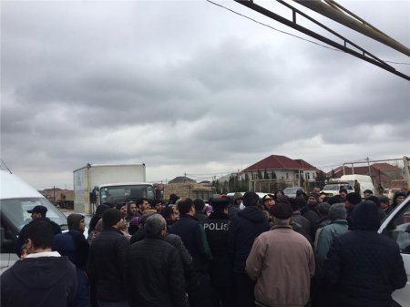Ramana sakinləri aksiya keçirdilər: tələb kanalizasiya sistemidir - FOTOLAR
