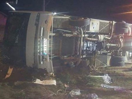 Səfərdən qayıdan azarkeşlərin avtobusu qəzaya düşdü - 2 nəfər öldü