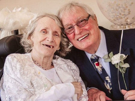 43 il sonra sevgilisi ilə evlənməyə nail olub - FOTO