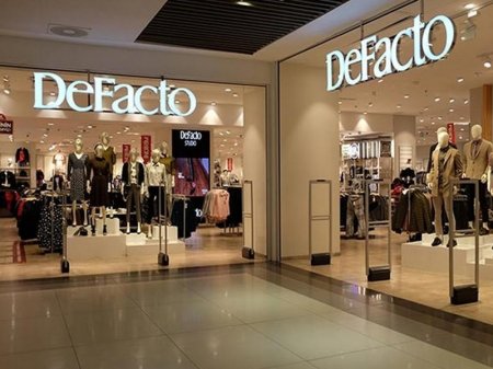 Məşhur geyim brendi Azərbaycanın adından erməni mahnısını tərifləyib? - FOTO