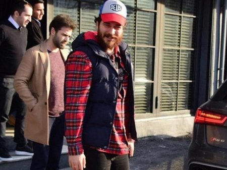 Çağatay bir milyonluq avtomobili ilə - FOTO