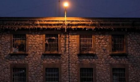 Məşhur qatil həbsxanada öldü: daha 4 qətli ona subut edə bilməmişdilər – FOTO