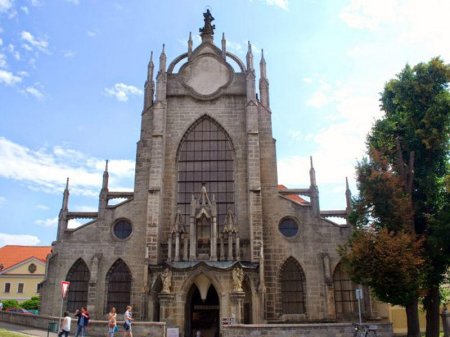 40 min insan sümüyündən inşa edilən kilsə - DƏHŞƏTLİ FOTOLAR