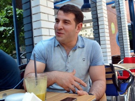 Avtomobili qəzaya uğrayan Elnur Məmmədli: "Məsələni böyütməyin"
