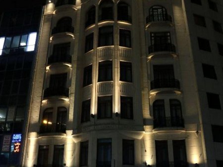 Oteldə qalan sevgililər 8-ci mərtəbədən özlərini atdılar - FOTO