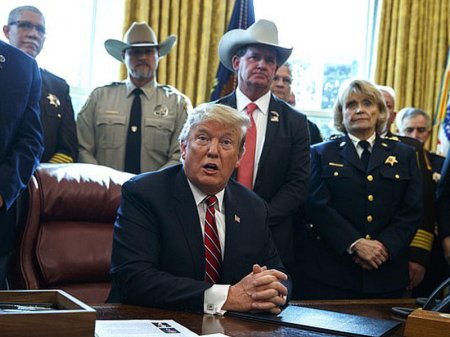 "O terrorçunun yazdığını oxumamışam" - Tramp - FOTO