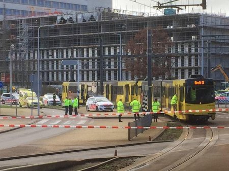 Hollandiyada tramvayda gülləbaran - FOTO