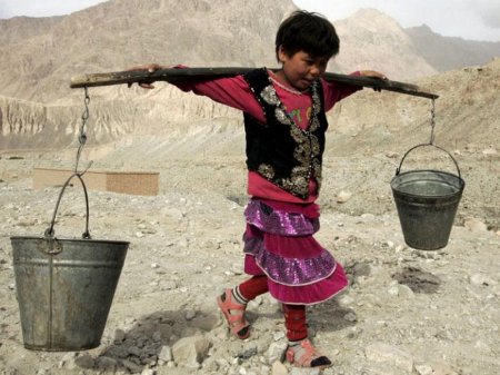 Dünyada iki milyarddan çox insanın içməli təmiz suya mütəmadi çıxışı yoxdur