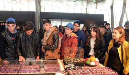 Naxçıvan məktəbliləri Xalça Muzeyindən zəngin təəssüratlarla ayrılıblar - FOTOLAR