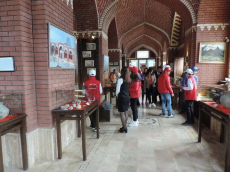 “Ölkəmizi tanıyaq”: bakılı məktəblilər Ordubad və Culfa ilə tanış olublar - FOTOLAR