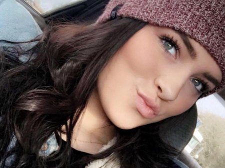 Rəfiqəsini körpüdən itələyən qıza cəmi 2 gün həbs cəzası verildi