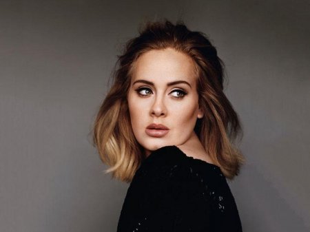 Adel jurnalistləri görüb özünü bürüdü - FOTO